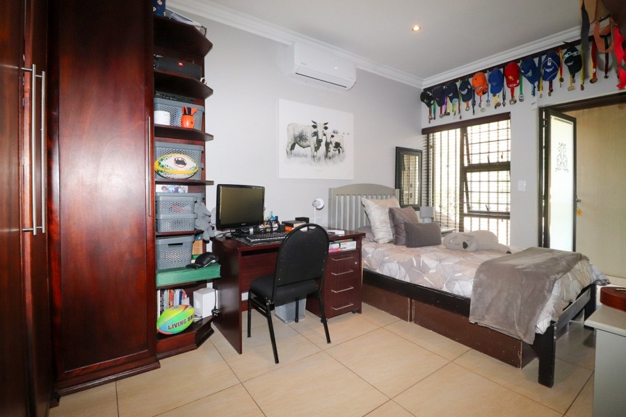 5 Bedroom Property for Sale in Wilkoppies North West